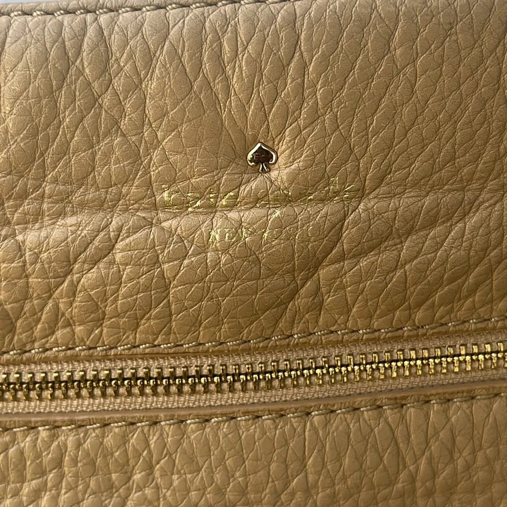 Kate Spade Cobble Hill Ellen Pebbled Leather Crossbody Bag in Tan